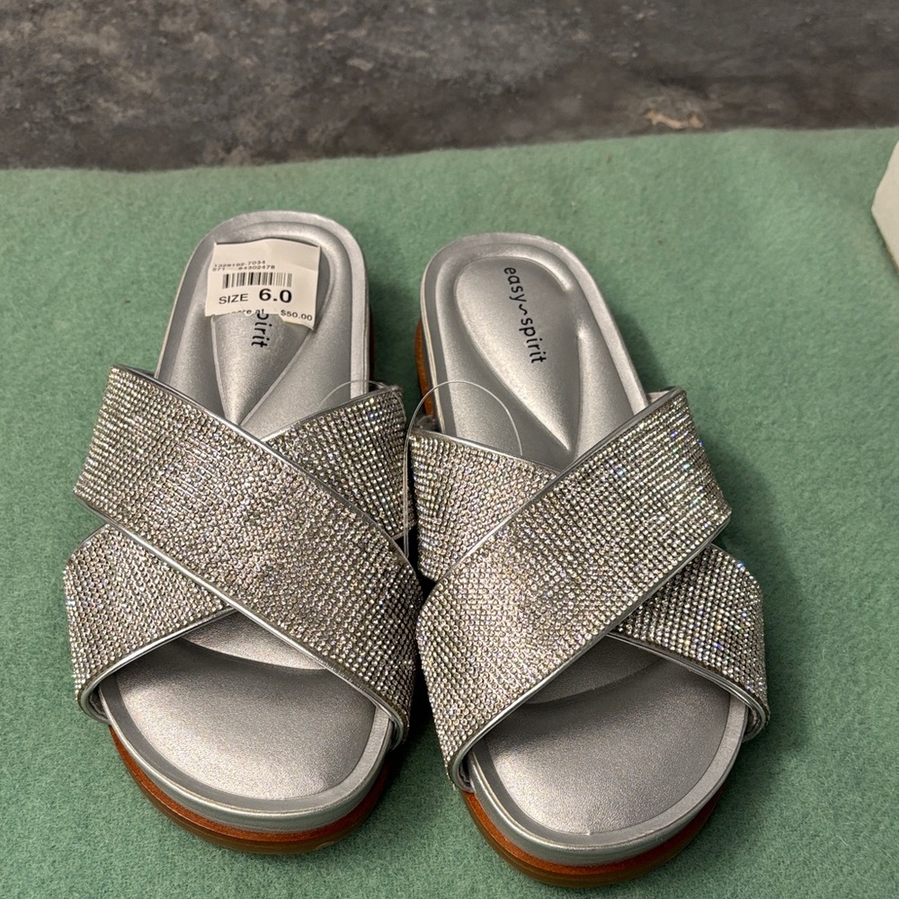 NWT Easy Spirit SEJUDY’s Glittering Silver Slip On Sandals Criss Cross Straps 6 - Picture 2 of 16